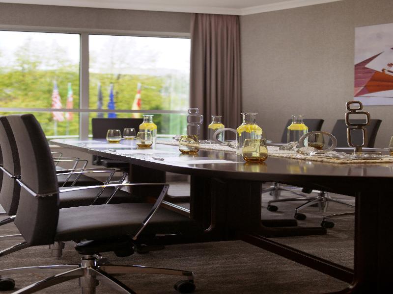 Renaissance Hotel 4*